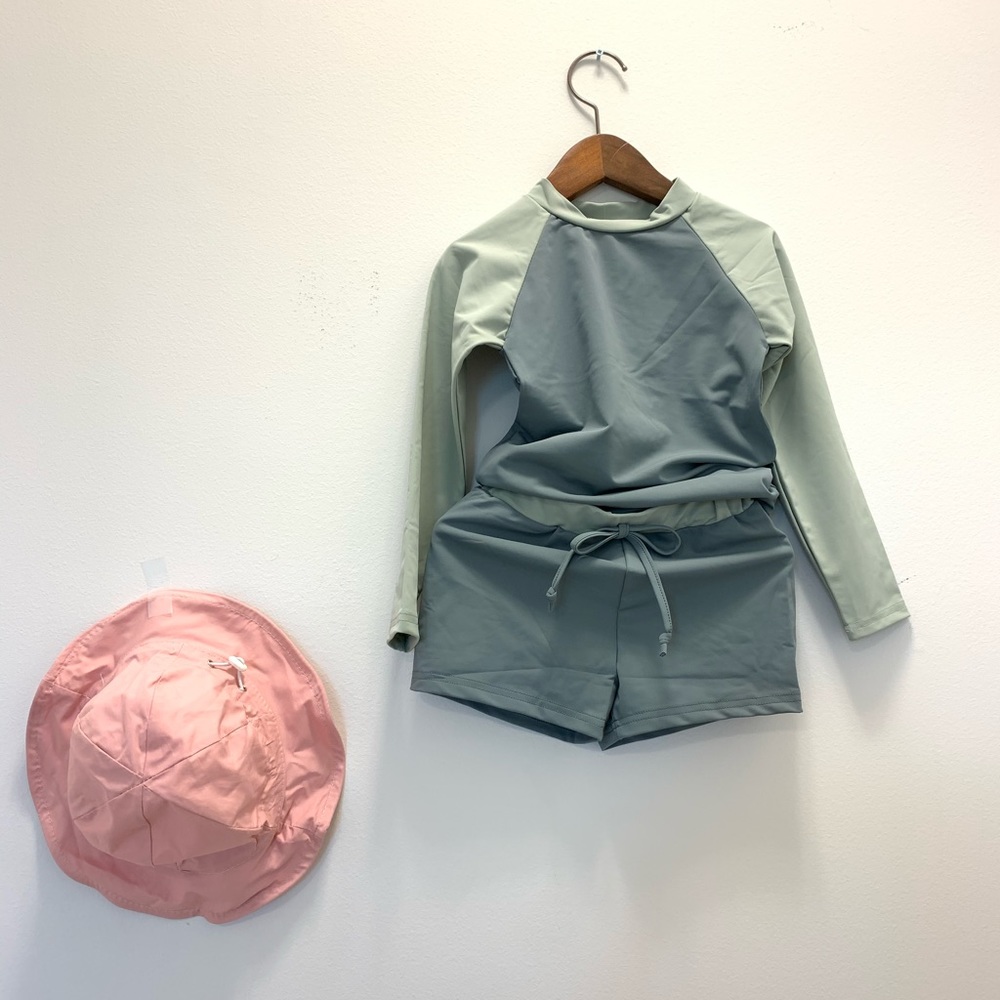 Colorblock kids rash guard